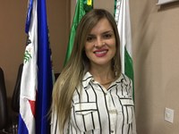 Vereadora pede cascalhamento em frente à madeireira